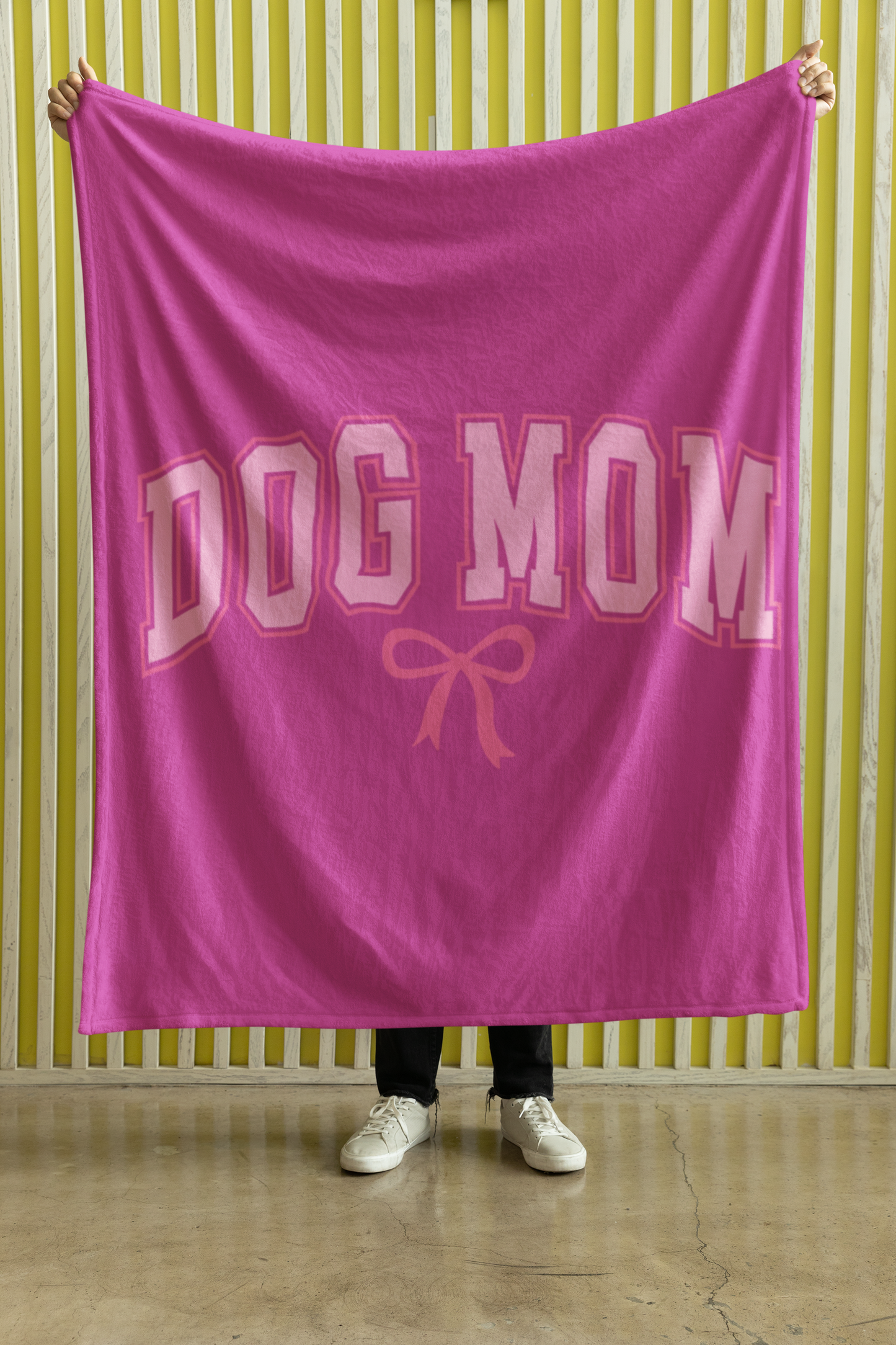Dog Mom Blanket – Cozy & Soft Gift for Dog Lovers & Pet Moms