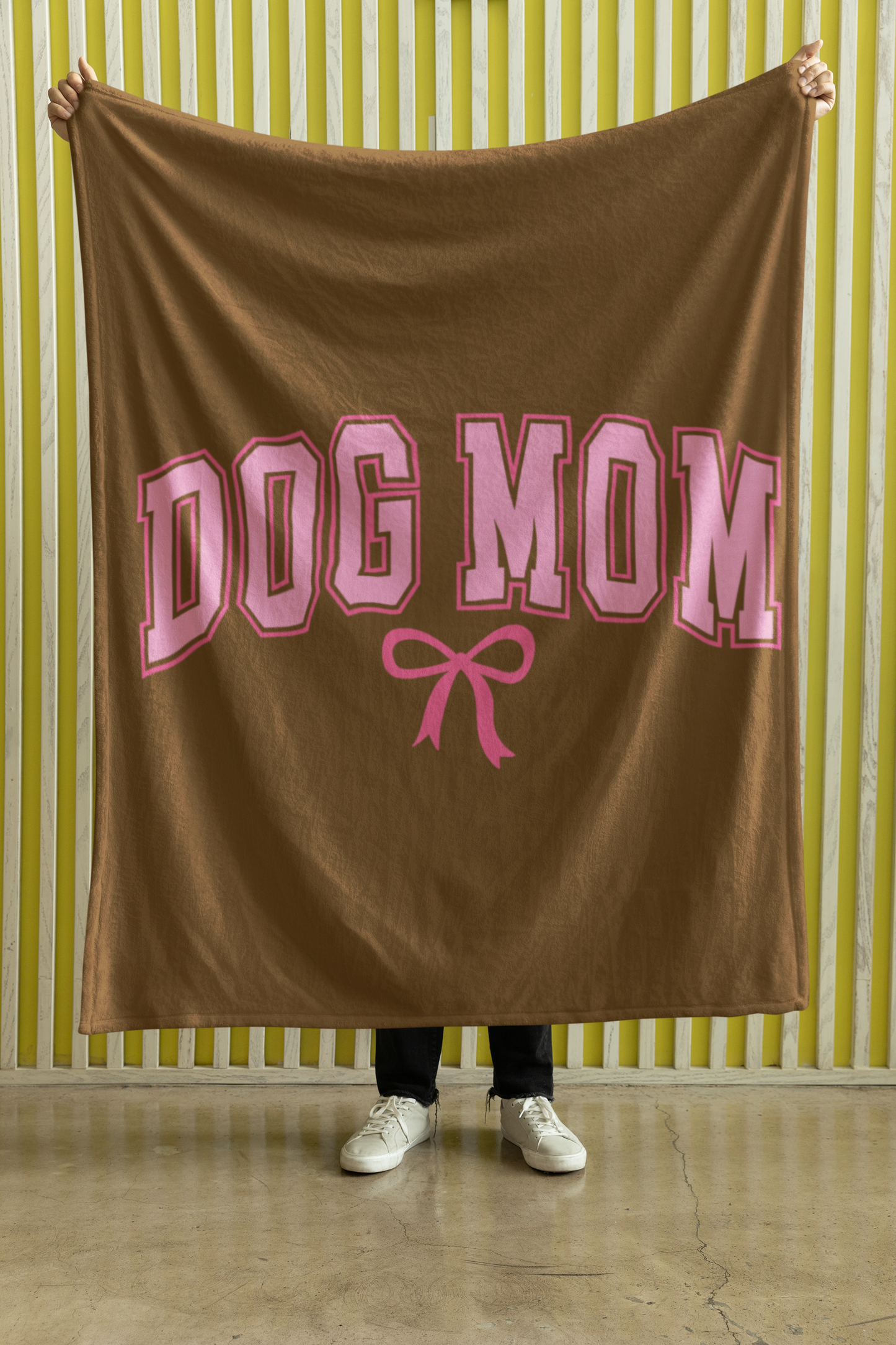 Dog Mom Blanket – Cozy & Soft Gift for Dog Lovers & Pet Moms