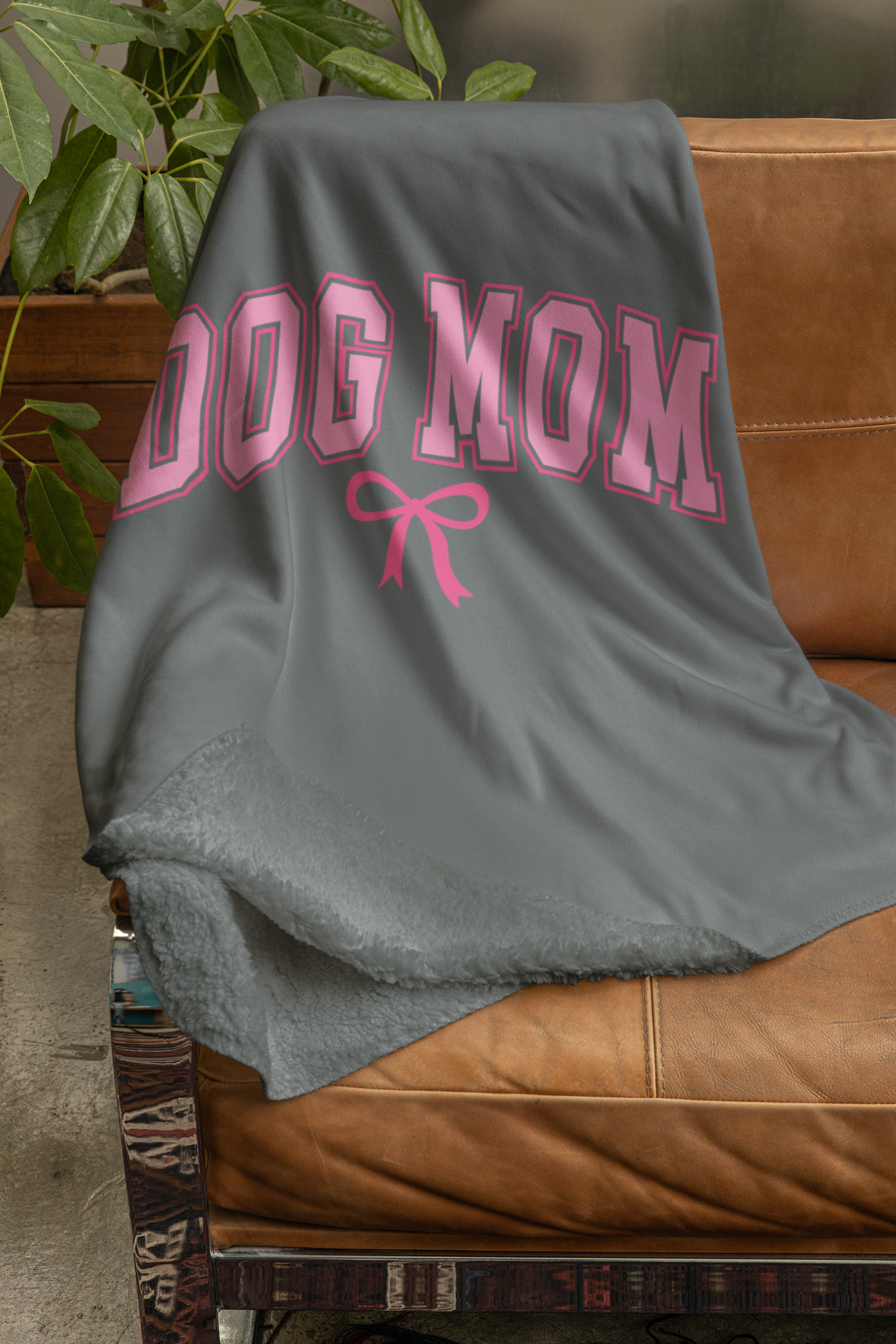 Dog Mom Blanket – Cozy & Soft Gift for Dog Lovers & Pet Moms